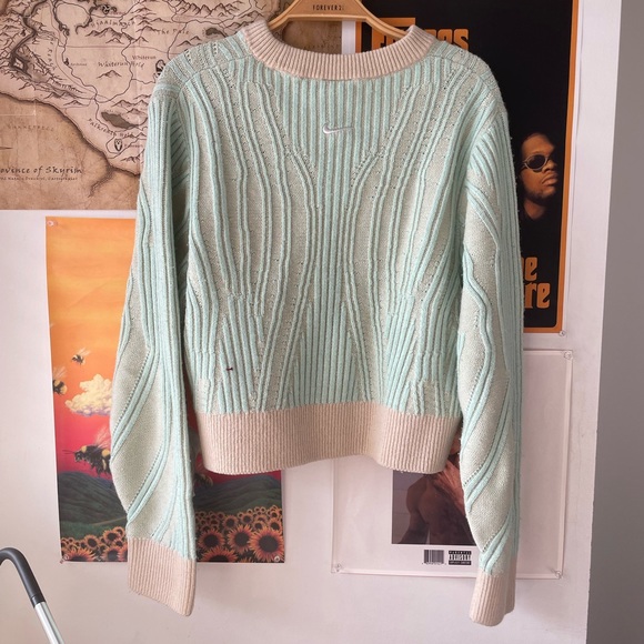 Nike Sweatshirt - Picture 2 of 2